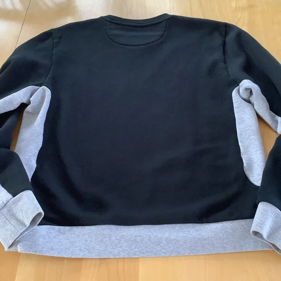 Lacoste Graphic Logo Tape Crewneck Sweatshirt - Picture 9 of 12